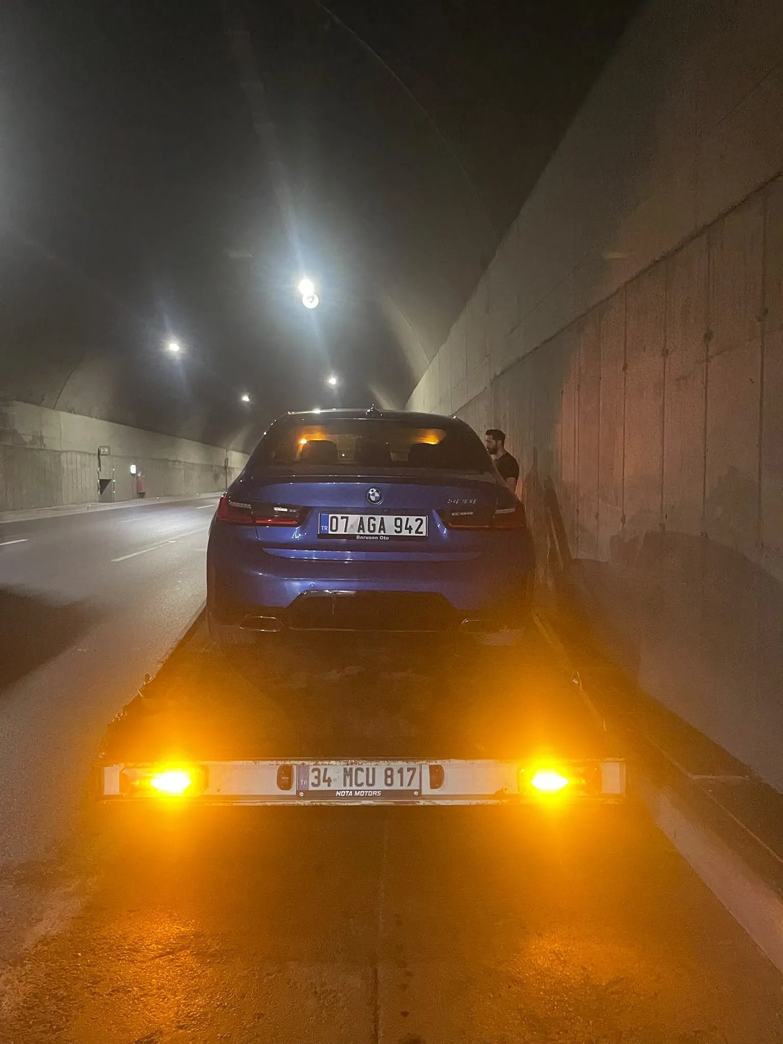 Tuzla Tepeören lüks otomobil ve SUV çekici operasyonu