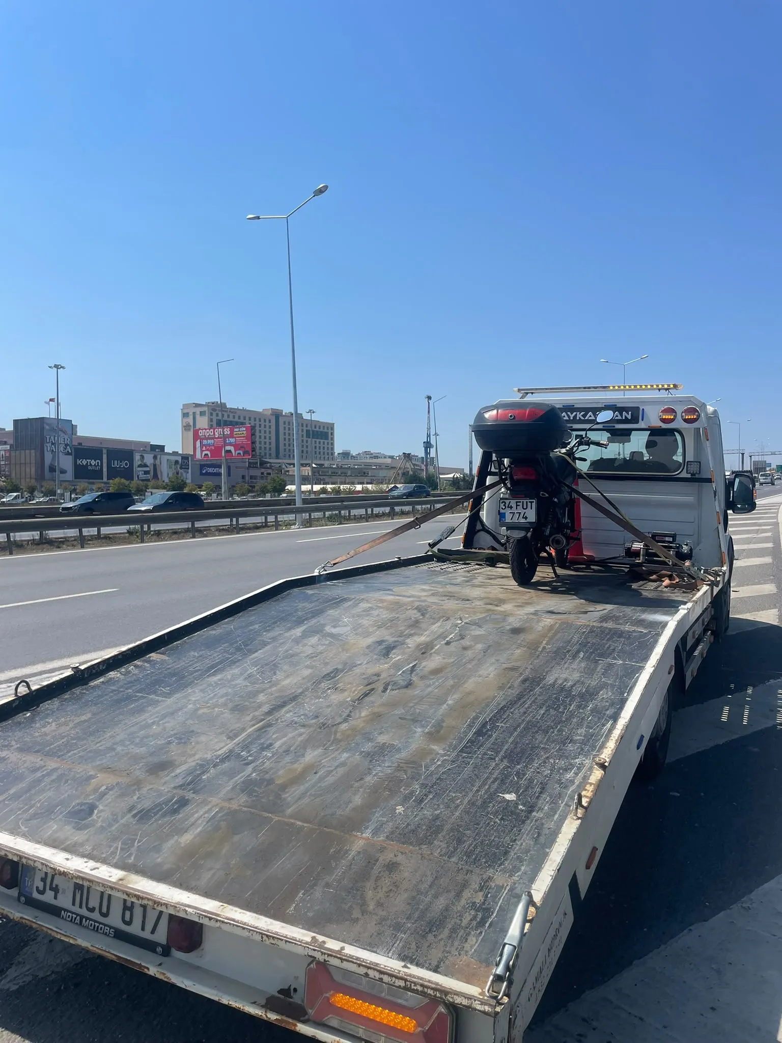 Pendik scooter ve kurye motosiklet çekici acil yardım