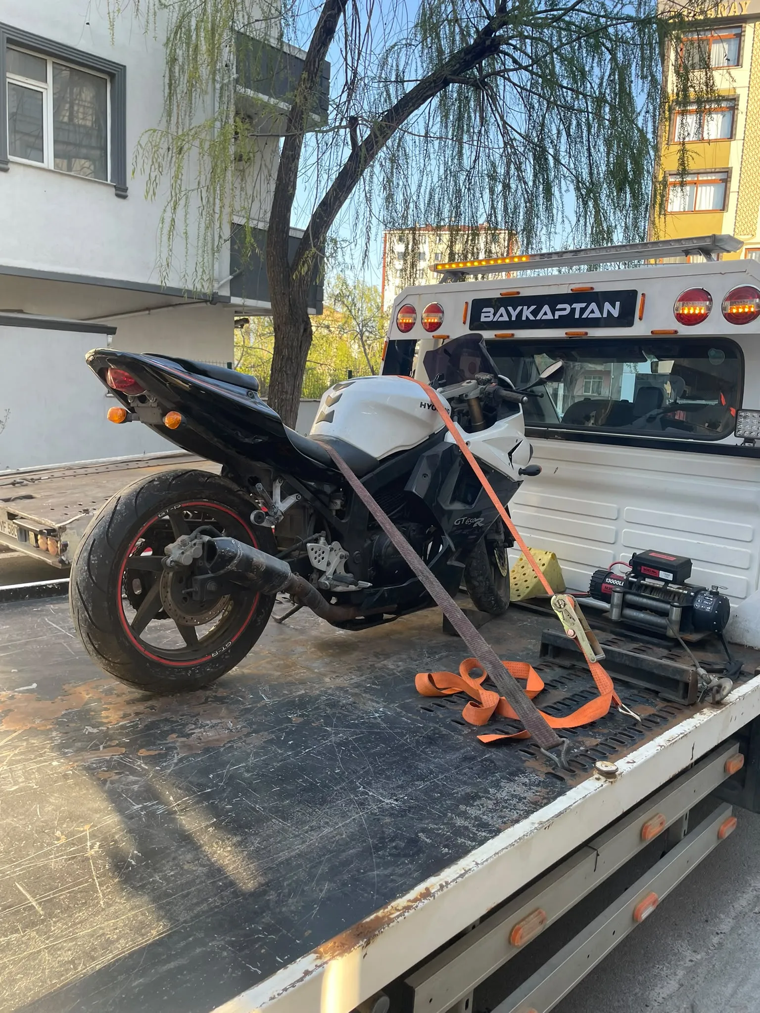 Chopper ve cruiser motosiklet çekici kaskolu transfer
