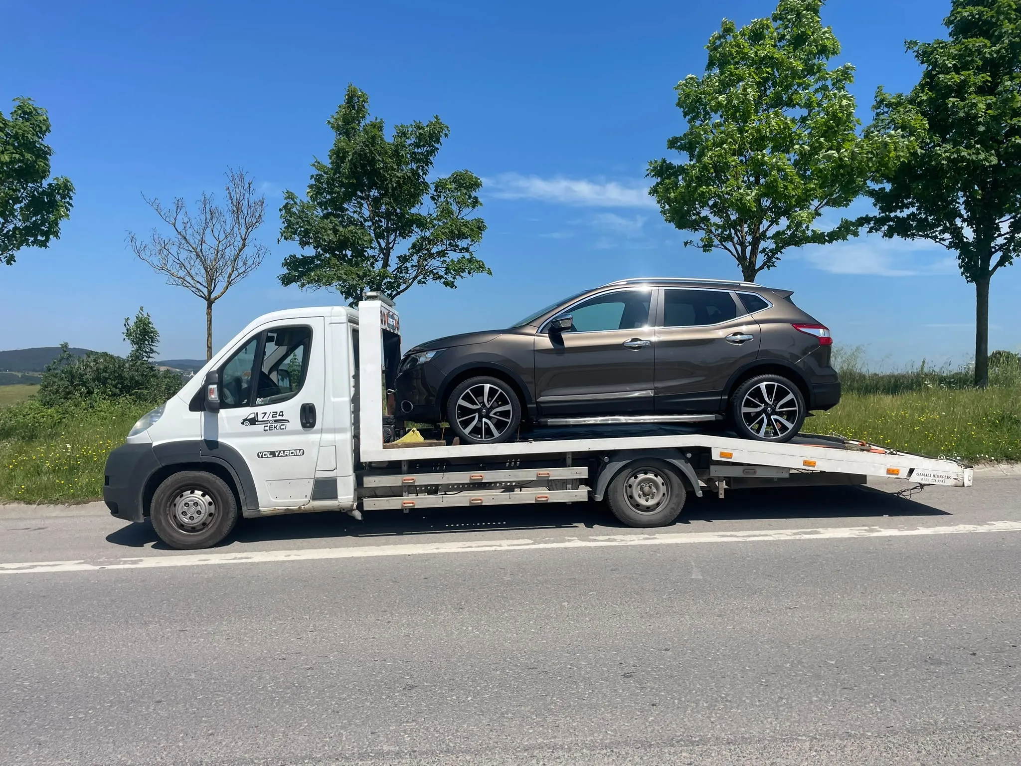 Elektrikli SUV ve hibrit araç çekici kurtarma hizmeti